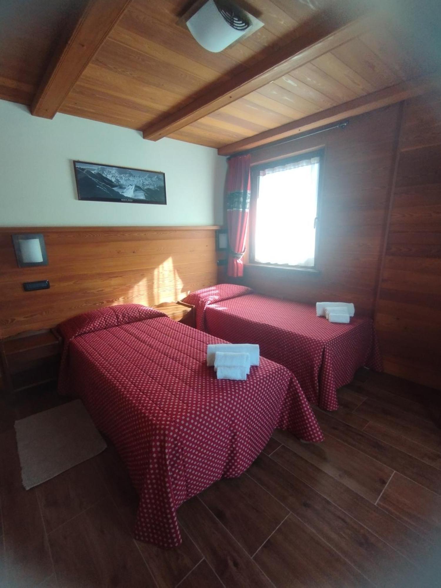 Villa Americana Chambres D'Hotes ชัมโปลุก ภายนอก รูปภาพ